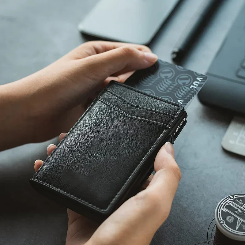 Męski minimalistyczny portfel  – Card Top Loader recenzja i cena